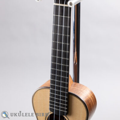 Moodyville Ukulele Soprano Spruce Walnut