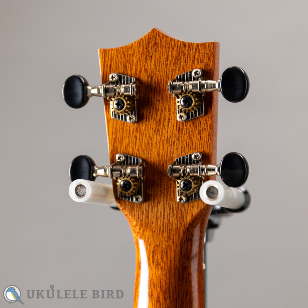 Famous フェイマスウクレレ　FU-200 ハワイヤンコア材 Famous フェイマス FS-200 ハワイアンコア単板トップ ソプラノ